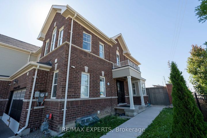 Photo 4 at 56 Donlamont Circle, Northwest Brampton, Brampton