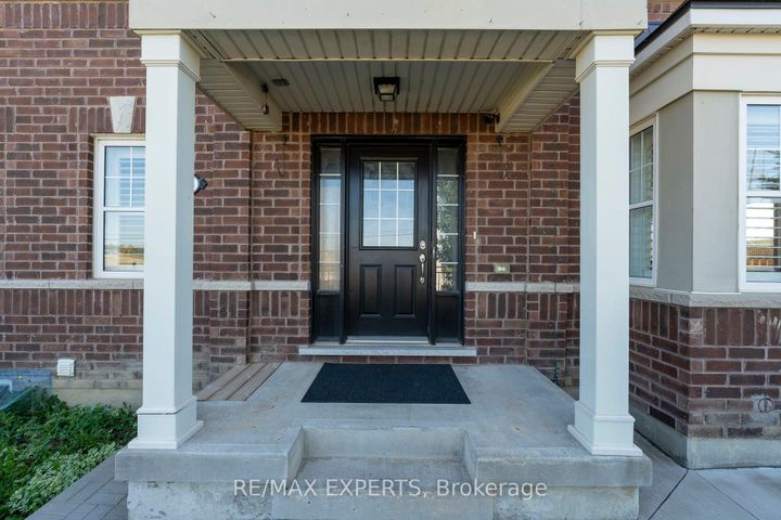 Photo 6 at 56 Donlamont Circle, Northwest Brampton, Brampton