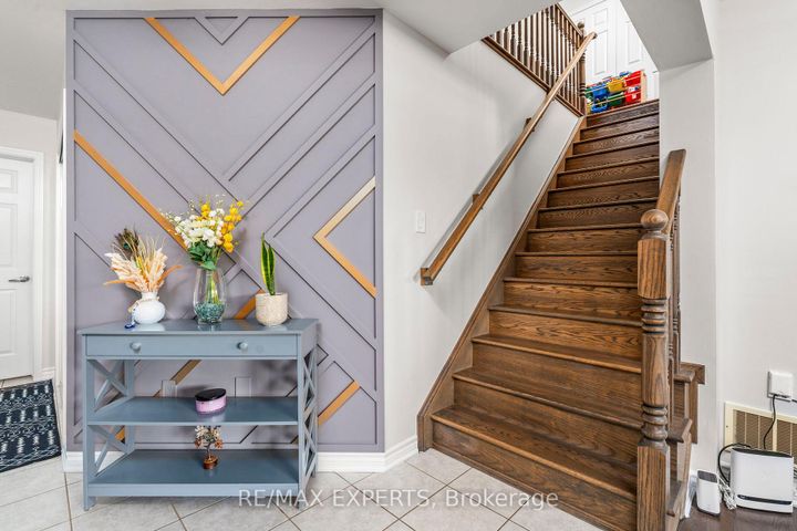 Photo 7 at 56 Donlamont Circle, Northwest Brampton, Brampton