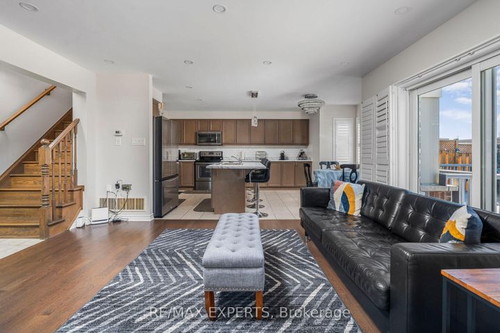 Photo 13 at 56 Donlamont Circle, Northwest Brampton, Brampton