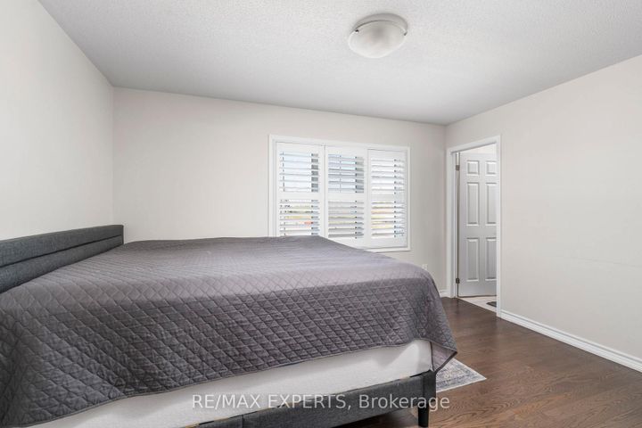 Photo 22 at 56 Donlamont Circle, Northwest Brampton, Brampton