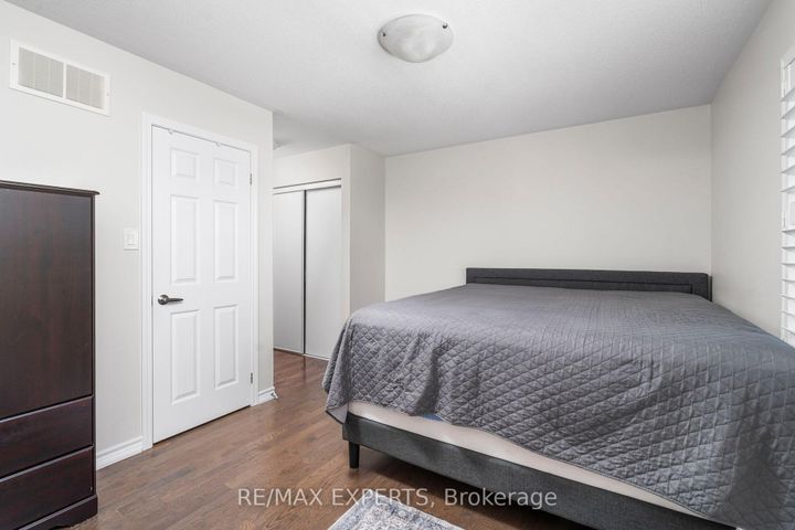 Photo 23 at 56 Donlamont Circle, Northwest Brampton, Brampton