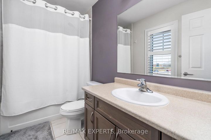 Photo 24 at 56 Donlamont Circle, Northwest Brampton, Brampton