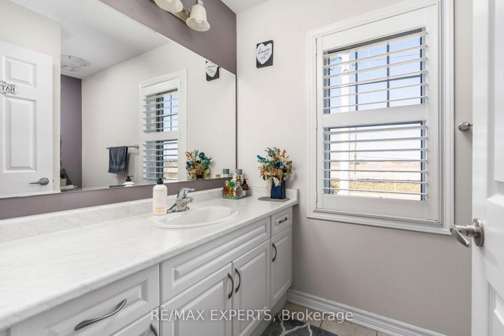 Photo 31 at 56 Donlamont Circle, Northwest Brampton, Brampton