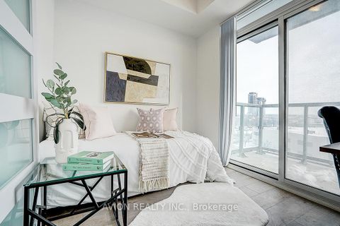 Photo 5 at 619 - 60 Honeycrisp Crescent, Vaughan Corporate Centre, Vaughan