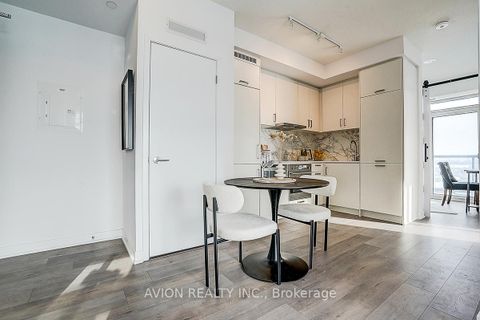 Photo 6 at 619 - 60 Honeycrisp Crescent, Vaughan Corporate Centre, Vaughan