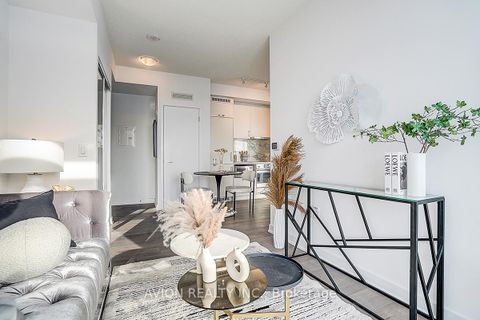 Photo 12 at 619 - 60 Honeycrisp Crescent, Vaughan Corporate Centre, Vaughan