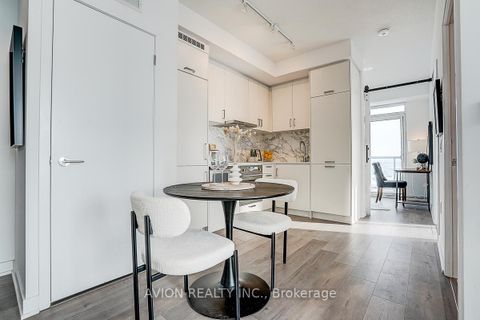 Photo 15 at 619 - 60 Honeycrisp Crescent, Vaughan Corporate Centre, Vaughan