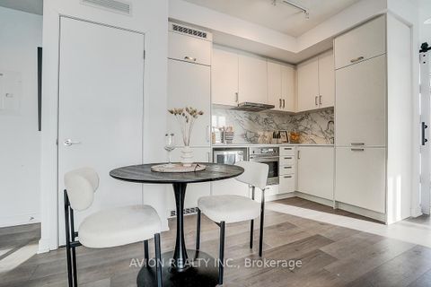 Photo 16 at 619 - 60 Honeycrisp Crescent, Vaughan Corporate Centre, Vaughan