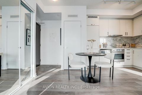 Photo 17 at 619 - 60 Honeycrisp Crescent, Vaughan Corporate Centre, Vaughan