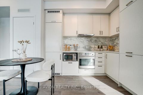 Photo 18 at 619 - 60 Honeycrisp Crescent, Vaughan Corporate Centre, Vaughan