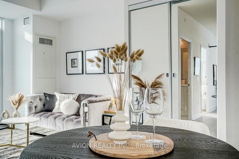 Photo 24 at 619 - 60 Honeycrisp Crescent, Vaughan Corporate Centre, Vaughan