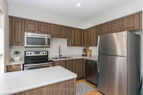 Photo 5 at 41 Ted Wray Circle, CFB, Toronto