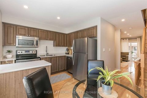 Photo 7 at 41 Ted Wray Circle, CFB, Toronto