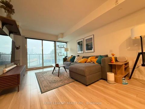 Photo 2 at 710 - 17 Bathurst Street, Waterfront Communities C1, Toronto