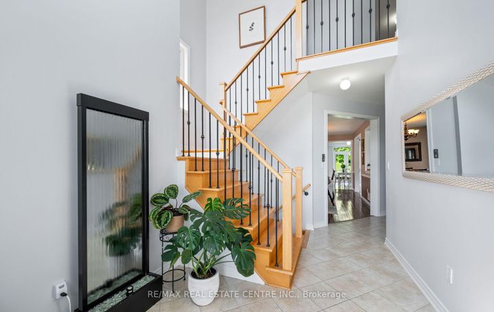 Photo 4 at 105 Olivia Marie Road, Bram West, Brampton