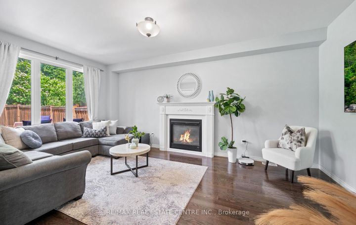 Photo 9 at 105 Olivia Marie Road, Bram West, Brampton