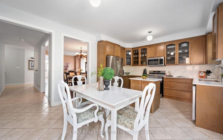 Photo 10 at 105 Olivia Marie Road, Bram West, Brampton