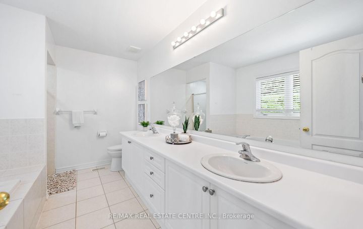 Photo 16 at 105 Olivia Marie Road, Bram West, Brampton