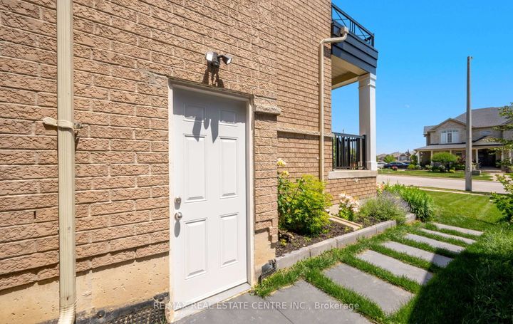 Photo 26 at 105 Olivia Marie Road, Bram West, Brampton