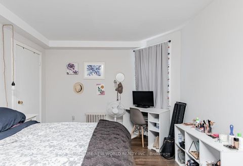 Photo 9 at 878 Kingston Road, Danforth, Toronto