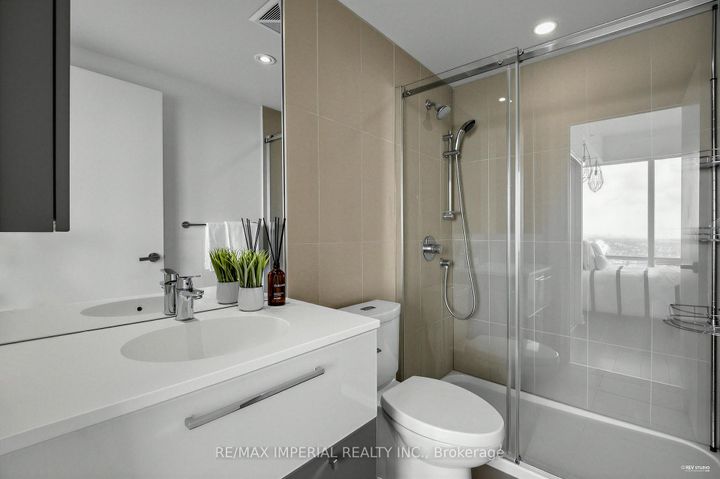 Photo 27 at Ph03 - 15 Grenville Street, Bay Street Corridor, Toronto