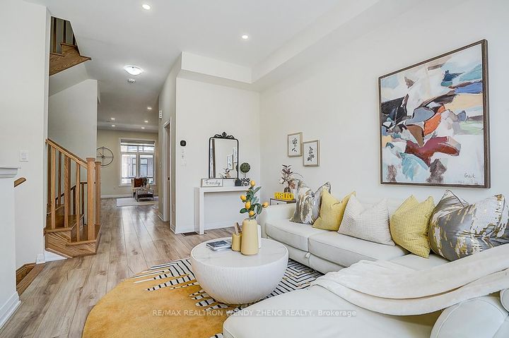 Photo 4 at 14 Kahshe Lane, Rural Richmond Hill, Richmond Hill