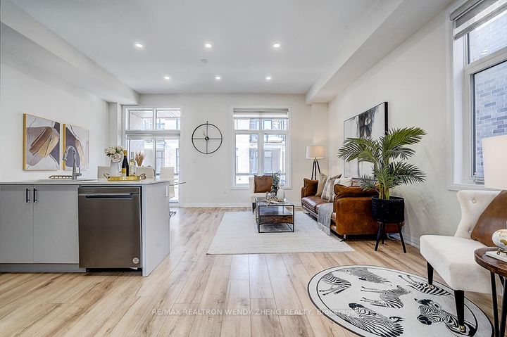 Photo 5 at 14 Kahshe Lane, Rural Richmond Hill, Richmond Hill