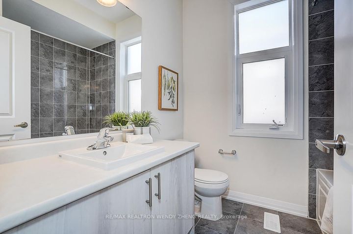 Photo 31 at 14 Kahshe Lane, Rural Richmond Hill, Richmond Hill