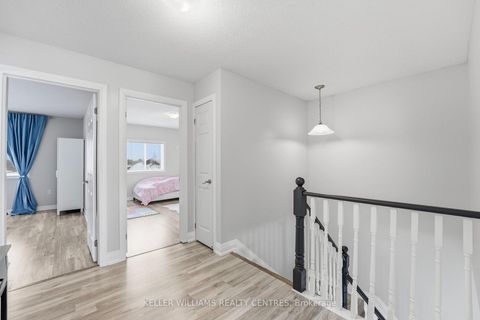 Photo 17 at 28 Glenhill Drive, Painswick South, Barrie