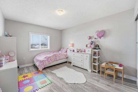 Photo 19 at 28 Glenhill Drive, Painswick South, Barrie