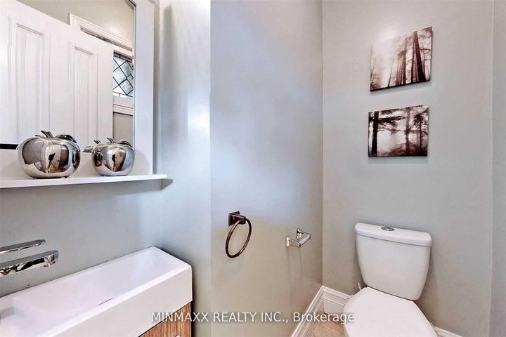 Photo 18 at 74 Dale Avenue, Moore Park, Toronto