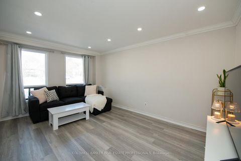Photo 2 at 781 Sunnypoint Drive, Leslie Valley, Newmarket