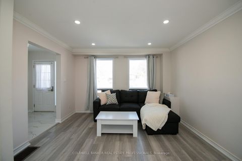 Photo 3 at 781 Sunnypoint Drive, Leslie Valley, Newmarket