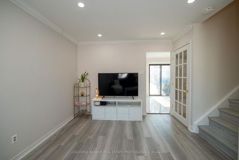 Photo 4 at 781 Sunnypoint Drive, Leslie Valley, Newmarket