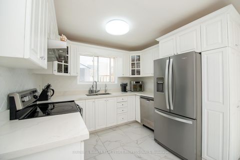 Photo 5 at 781 Sunnypoint Drive, Leslie Valley, Newmarket