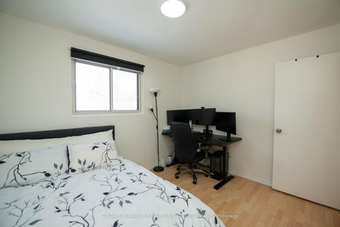 Photo 13 at 781 Sunnypoint Drive, Leslie Valley, Newmarket