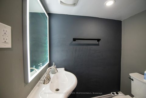 Photo 19 at 781 Sunnypoint Drive, Leslie Valley, Newmarket