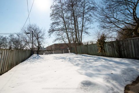 Photo 24 at 781 Sunnypoint Drive, Leslie Valley, Newmarket