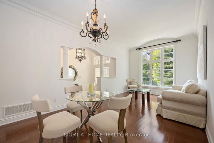 Photo 5 at 6 Sachet Drive, Oak Ridges Lake Wilcox, Richmond Hill