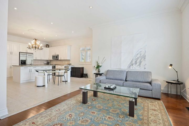 Photo 11 at 6 Sachet Drive, Oak Ridges Lake Wilcox, Richmond Hill