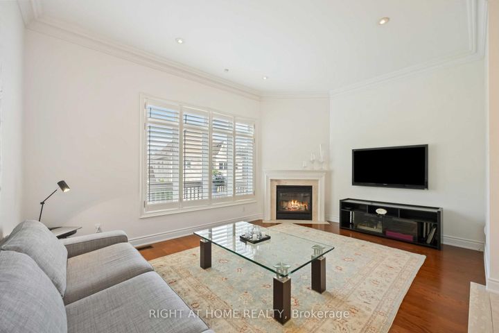 Photo 12 at 6 Sachet Drive, Oak Ridges Lake Wilcox, Richmond Hill