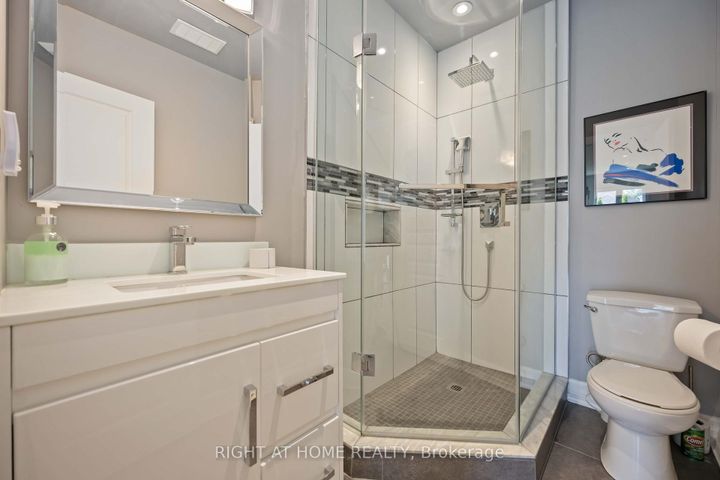 Photo 23 at 6 Sachet Drive, Oak Ridges Lake Wilcox, Richmond Hill