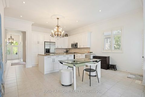 Photo 9 at 6 Sachet Drive, Oak Ridges Lake Wilcox, Richmond Hill