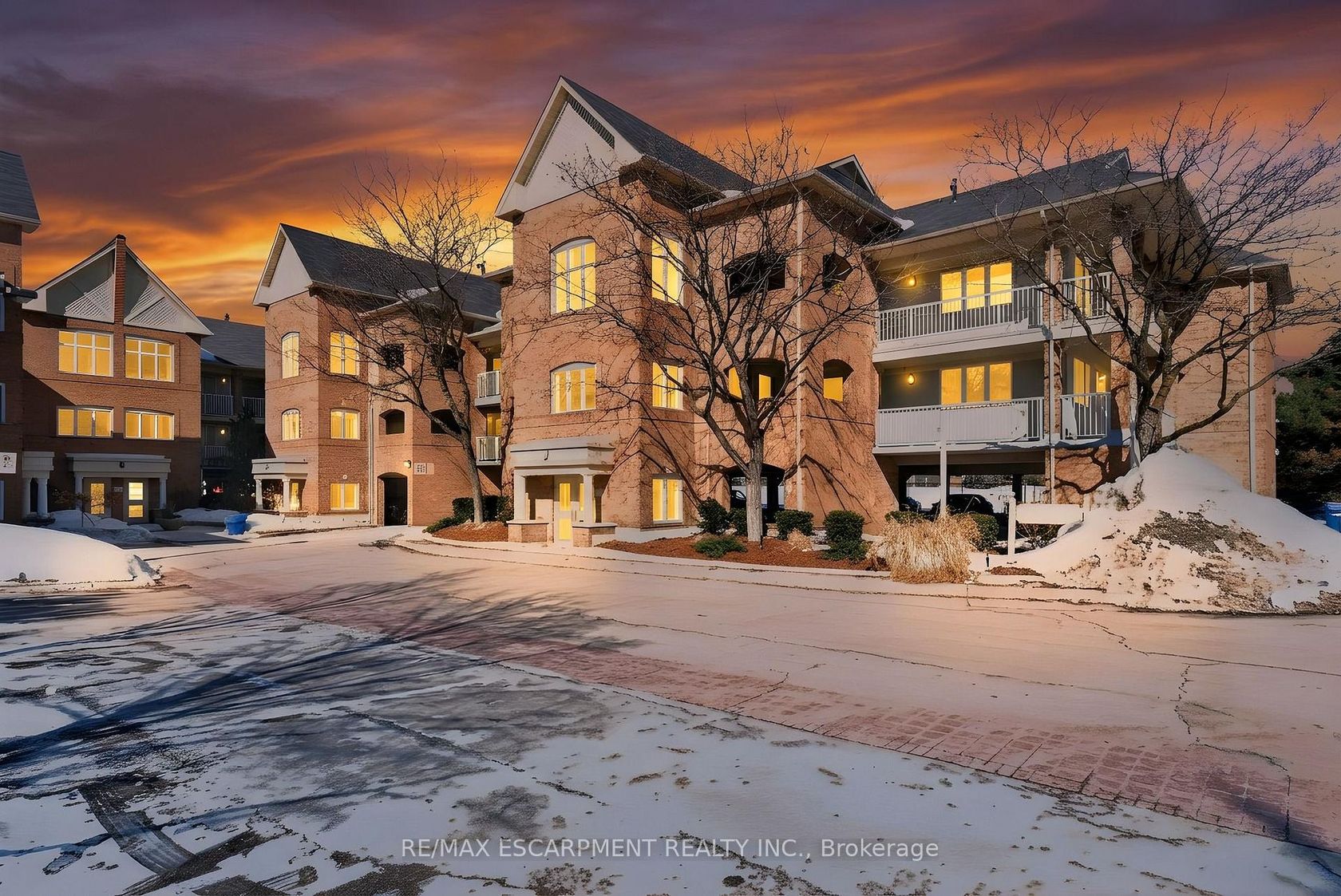 140 - 109 Bristol Road E, Hurontario, Mississauga by Loree Meneguzzi Real Estate 140 - 109 Bristol Road E, Hurontario, Mississauga