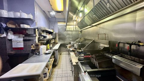 Photo 6 at 8 - 62 Overlea Boulevard, Thorncliffe Park, Toronto