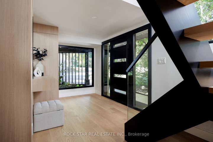 Photo 9 at 1113 GREENOAKS Drive, Lorne Park, Mississauga