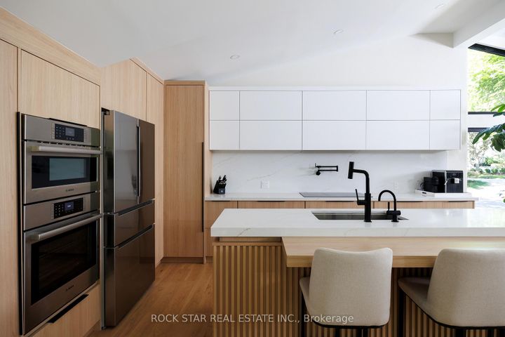 Photo 15 at 1113 GREENOAKS Drive, Lorne Park, Mississauga