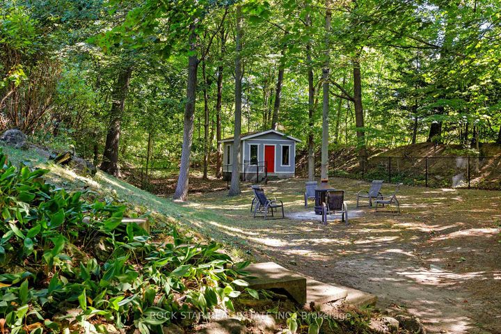 Photo 19 at 1113 GREENOAKS Drive, Lorne Park, Mississauga