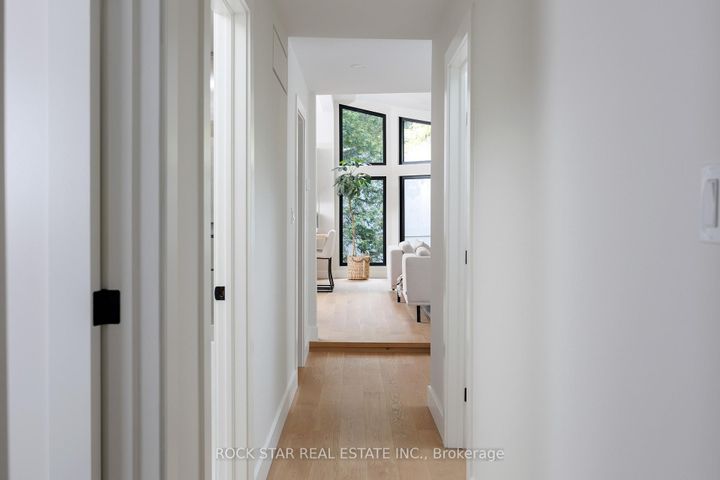 Photo 30 at 1113 GREENOAKS Drive, Lorne Park, Mississauga